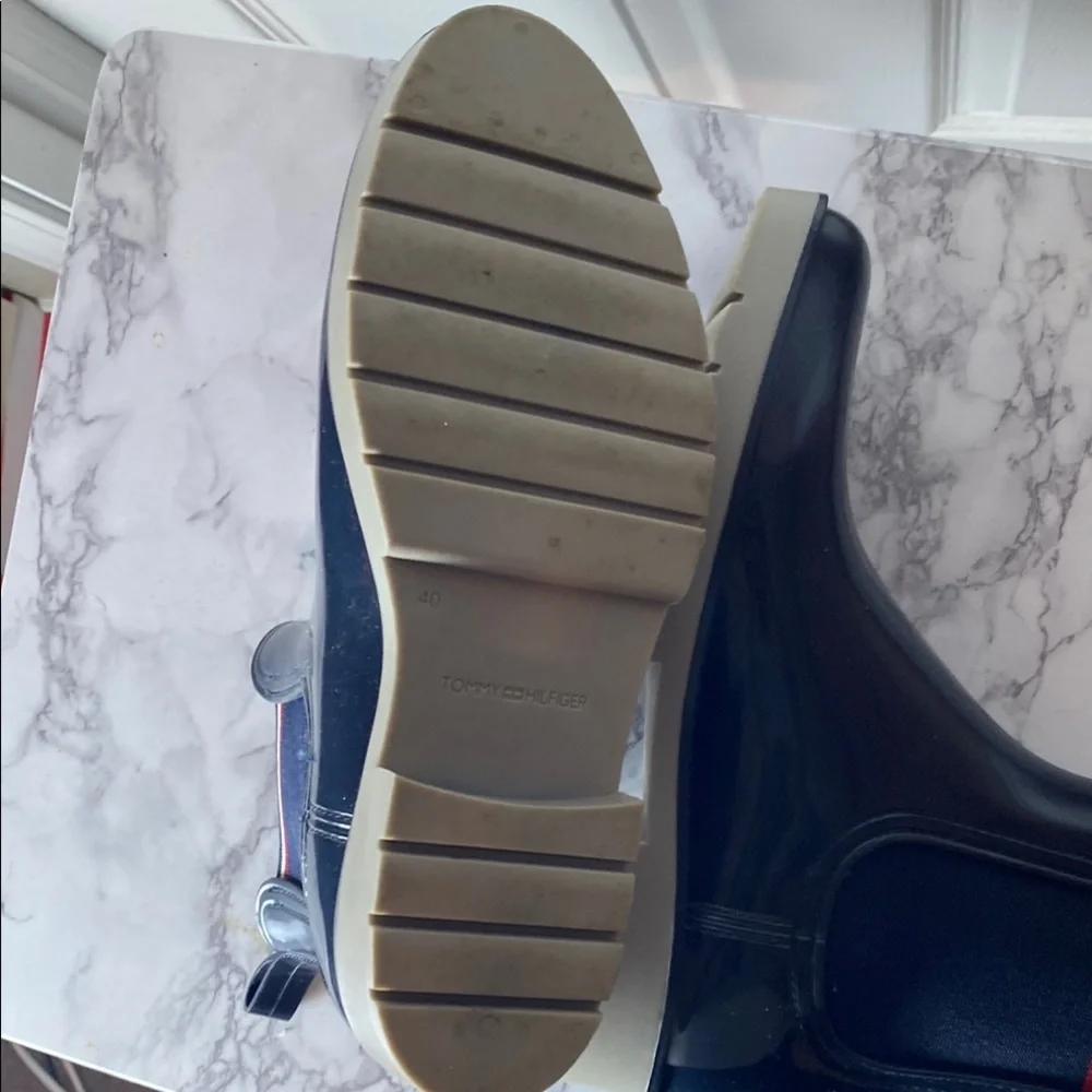 Tommy Hilfiger Blue and White Rain  Chelsea Boots Size 9 Nautical